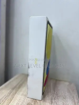 New Apple iPad (2025) 256 GB Yellow