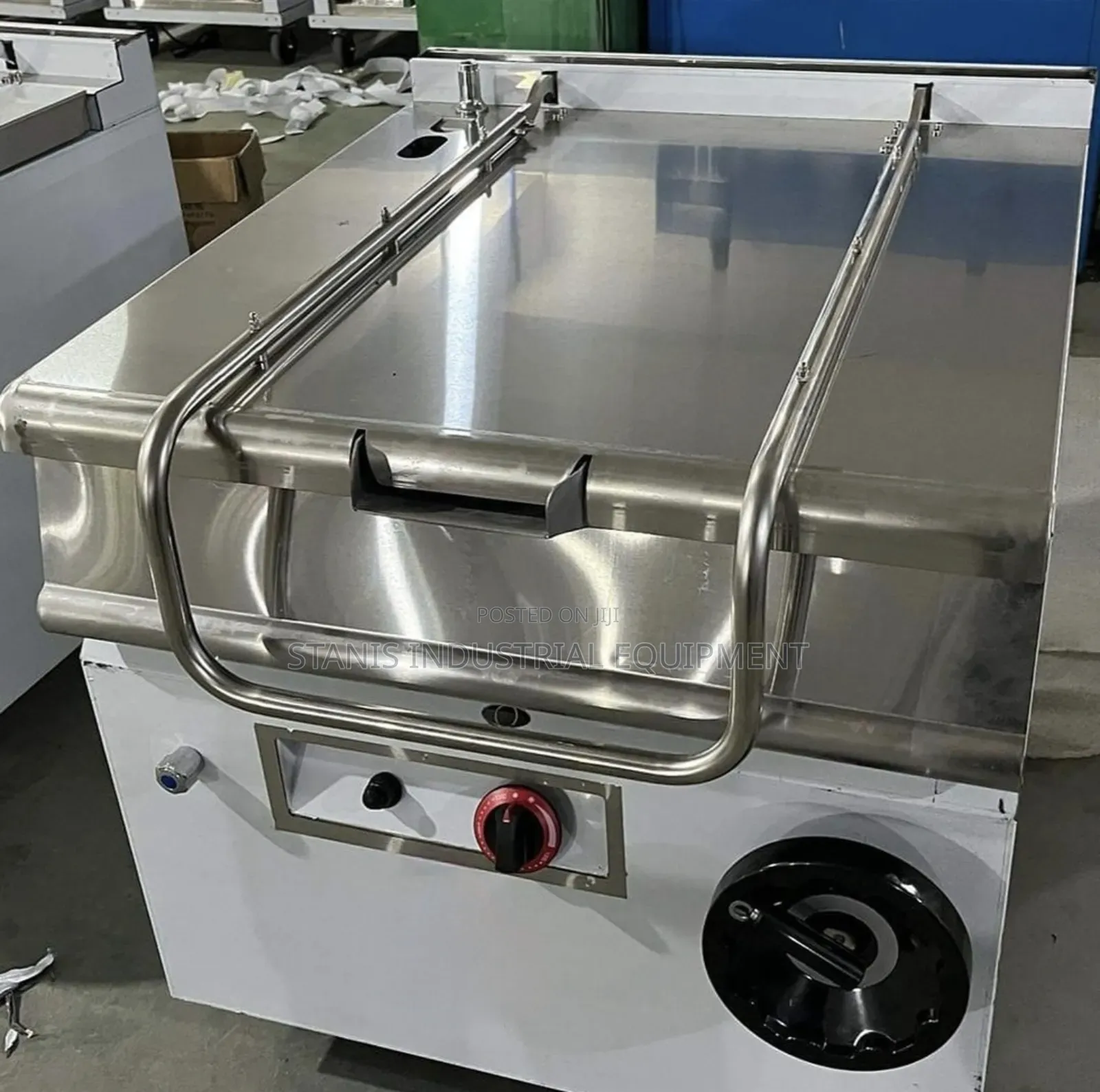 Tilting Pan
