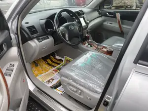 Toyota Highlander Limited 2010 Silver