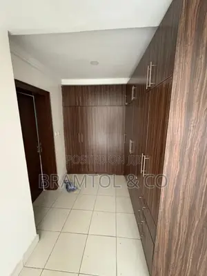 6bdrm Duplex in Apo District for rent