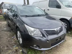 Toyota Avensis 2016 Gray