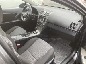 Toyota Avensis 2014 Gray