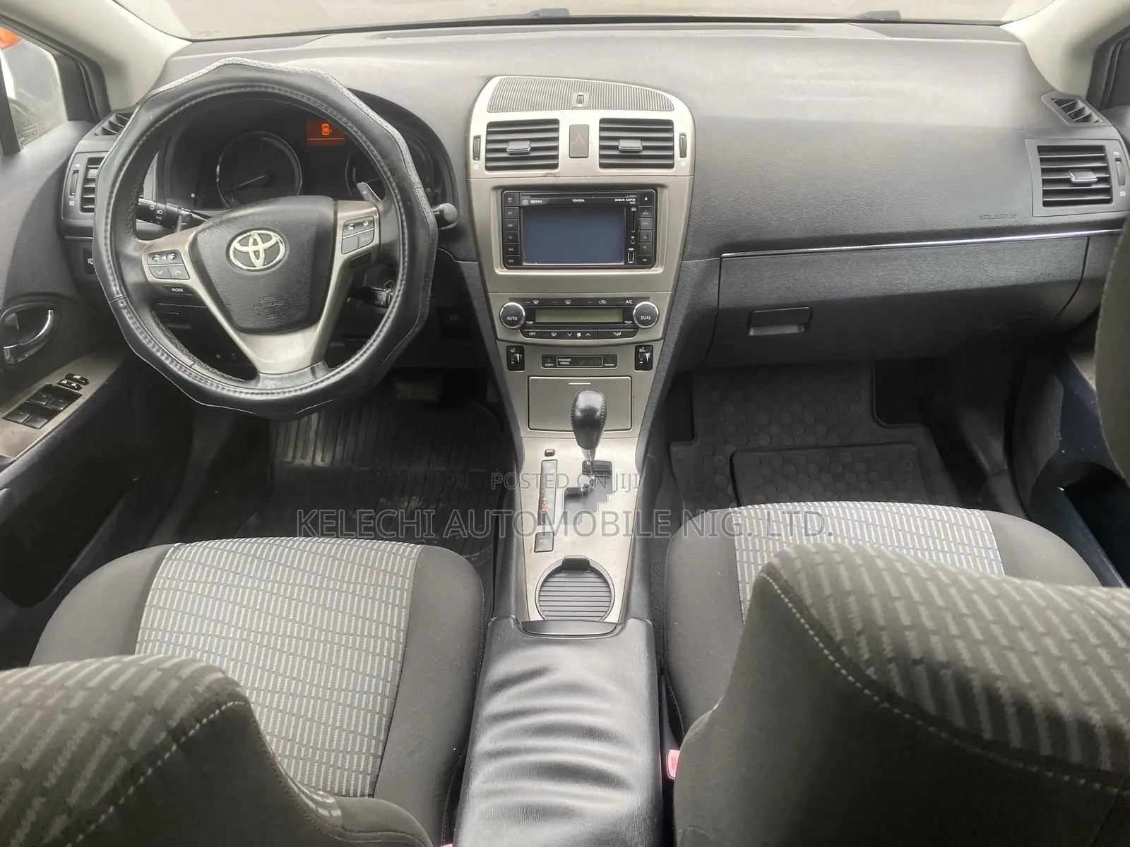 Toyota Avensis 2014 Gray