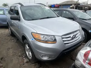 Hyundai Santa Fe SE 2012 Silver