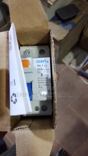 32 Amp  Original Breaker
