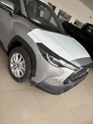New Toyota Corolla LE CVT 2024 Silver