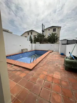 3bdrm Block of Flats in Ikoyi for rent