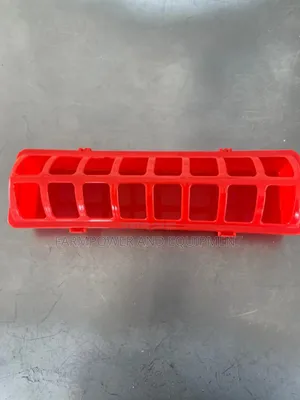 Small Fliptop Chick Feeder