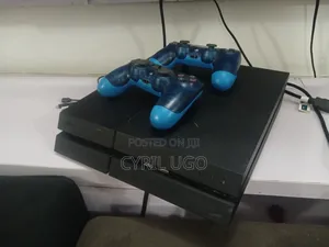 Clean Playstation 4 With 10games