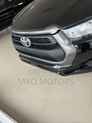 New Toyota Hilux 2024 Black