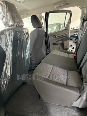 New Toyota Hilux 2024 Black