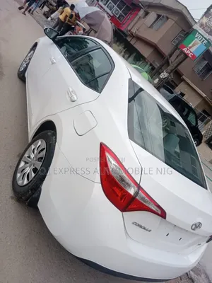 Toyota Corolla L 4dr Sedan (1.8L 4cyl 4A) 2015 White