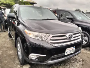 Toyota Highlander 2.7L 2WD 2013 Black