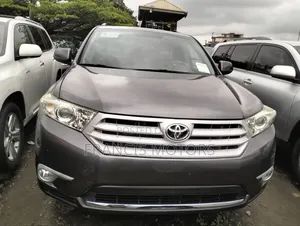 Toyota Highlander 3.5L 4WD 2013 Gray
