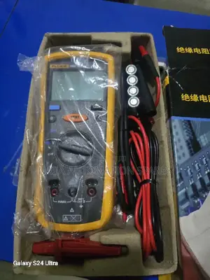 Fluke 1503 Insulation Resistance Meter