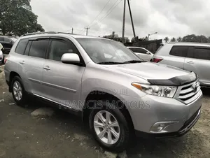 Toyota Highlander 3.5L 4WD 2013 Silver