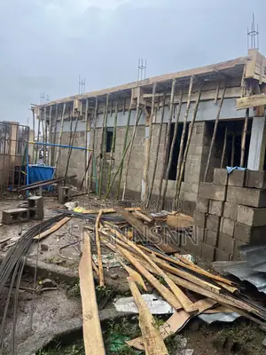 Furnished 3bdrm Duplex in Akobo for sale