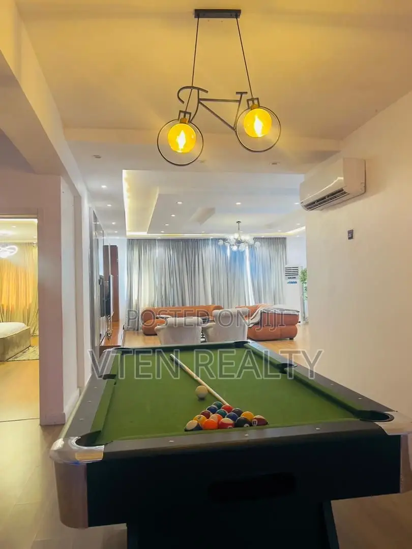Beautiful Waterfront 3bedroom Apartment