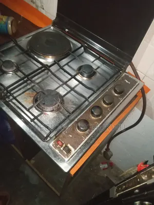 3 Gas Cooker ,Neatly Used and Working Perfectly Fine