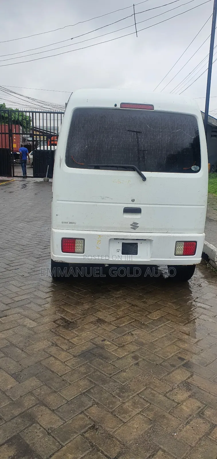Suzuki APV Minibus 2010 White