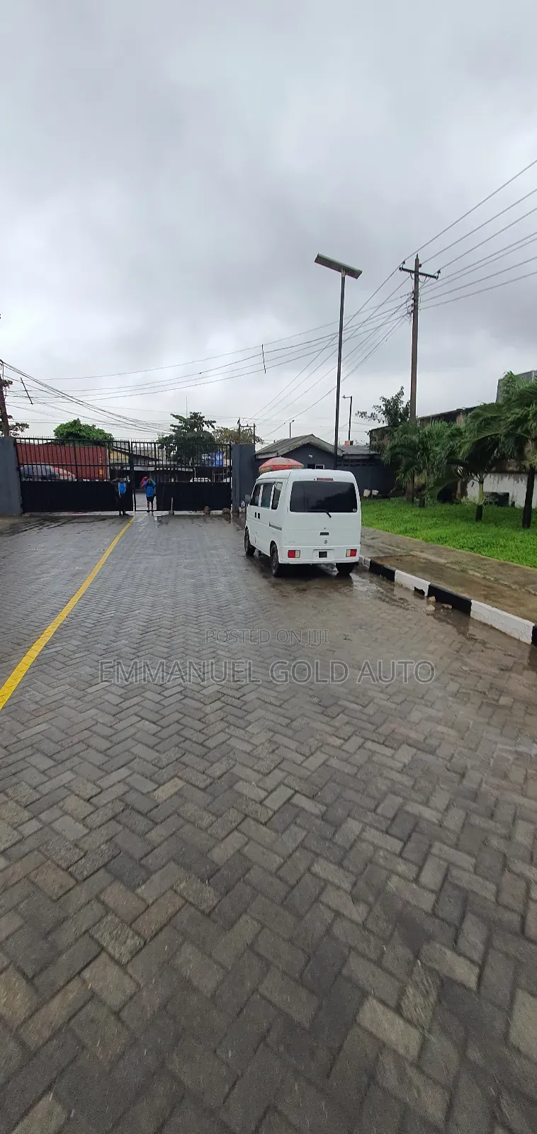Suzuki APV Minibus 2010 White