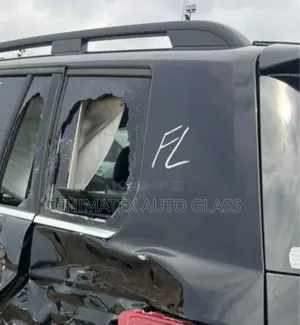 Glk350 Rear Body Vent Glass Available
