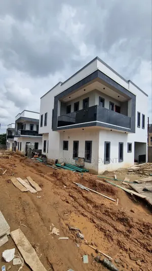 4bdrm Duplex In Baale Akintayo, For Sale
