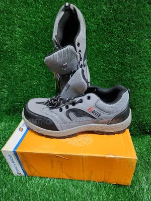 Safety Boots Of Very Quality Available
