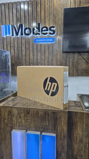 New Laptop HP 17-3000 16GB Intel Core Ultra 7 SSD 1T