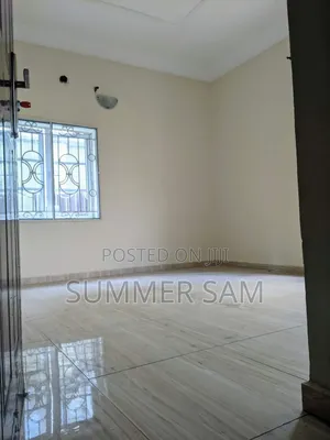 4bdrm Duplex in Shelter Extension, for sale