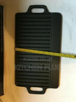 Cast Iron Grill Pan Packaged With a Wooden Serving Platter.