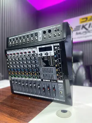 Yamaha 8 Channels Mixer Amplifier