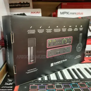 Professional Complete Studio Boundle Focusrite Scarlett 2i2 4th Gen