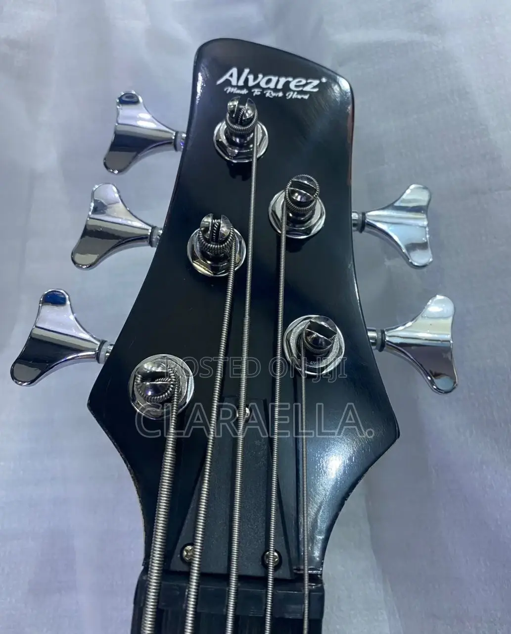 Alvarez Five Strings Electric Bass Guitar
