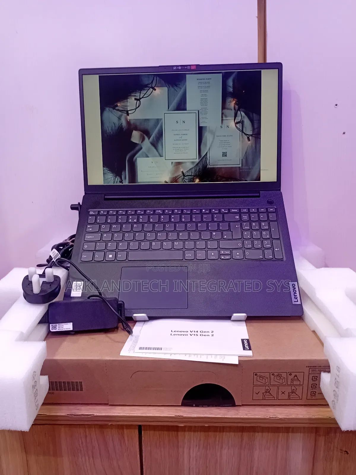 New Laptop Lenovo IdeaPad S10-3t 8GB Intel Core i3 SSD 512GB