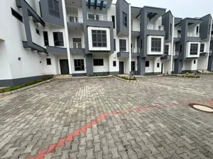4bdrm Duplex in Wuye Abuja for sale
