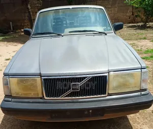 Volvo 240 1986 Gray