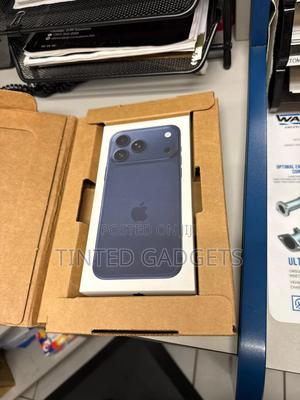 New Apple iPhone 17 Pro Max 256 GB Blue