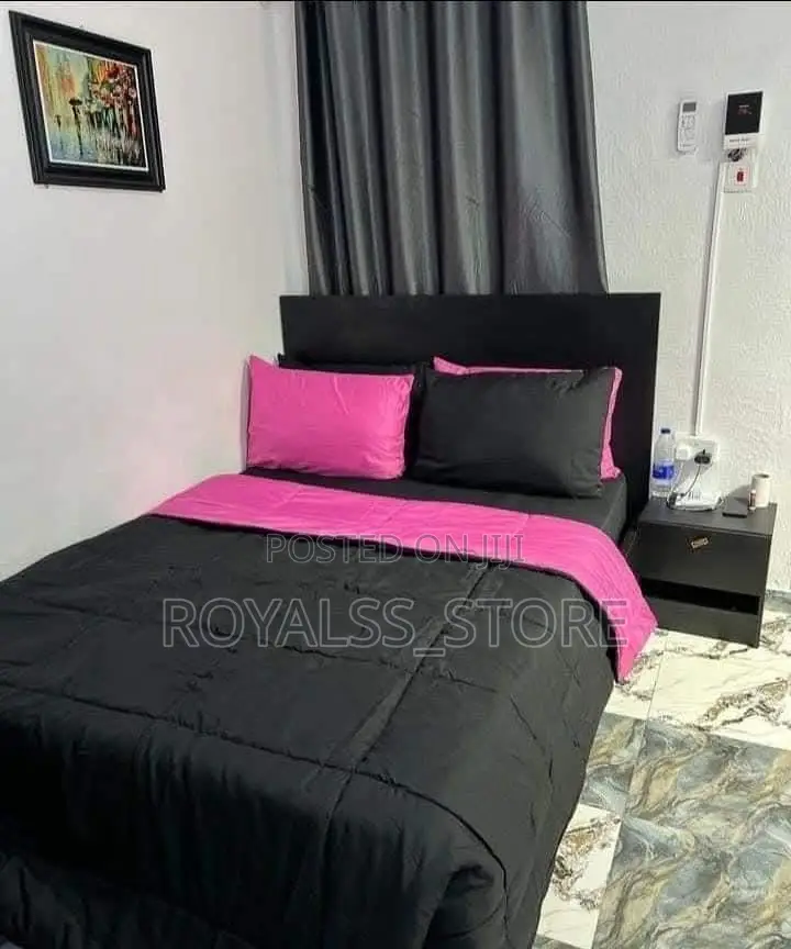 Reversible 2 Sided Design Duvet Set (6x6)