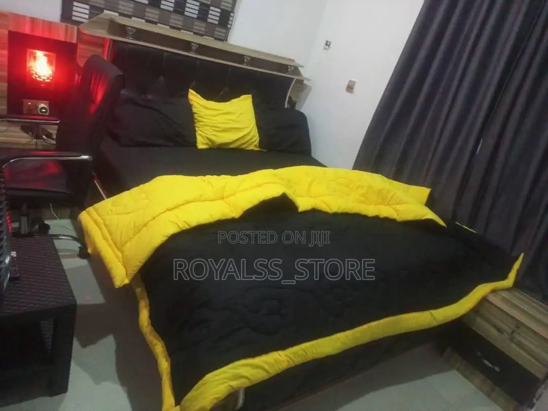 Reversible 2 Sided Design Duvet Set (6x6)