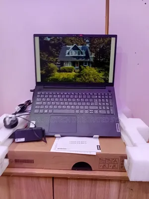 New Laptop Lenovo IdeaPad S300 8GB Intel Core i3 SSD 256GB