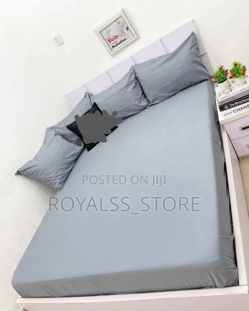 Quality Cotton Plain Color Bedsheet With 4 Pillow Cases