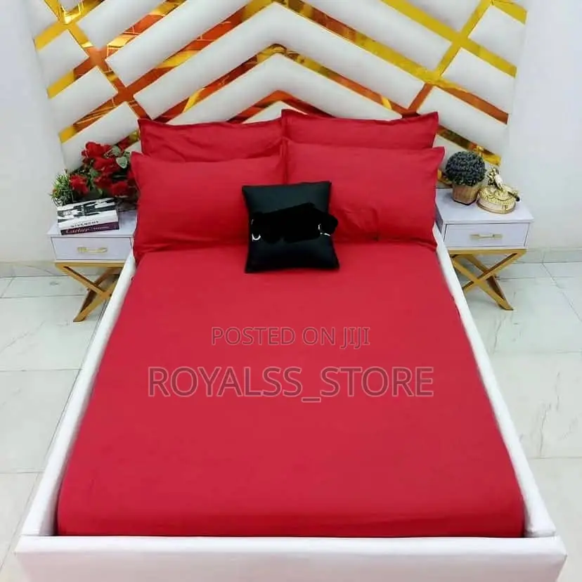 Quality Cotton Plain Color Bedsheet With 4 Pillow Cases