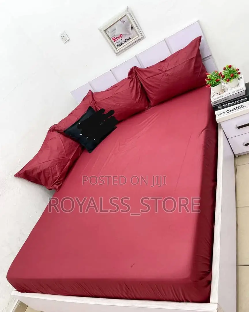 Quality Cotton Plain Color Bedsheet With 4 Pillow Cases
