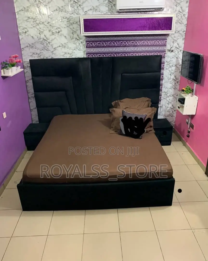 Quality Cotton Plain Color Bedsheet With 4 Pillow Cases