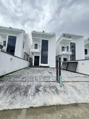 5bdrm Duplex in Chevron for sale