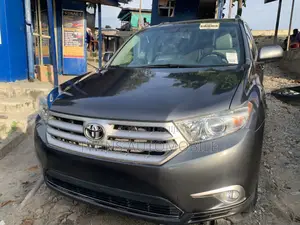 Toyota Highlander Limited 2012 Gray