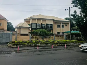 6bdrm Duplex in Asokoro Abuja for sale