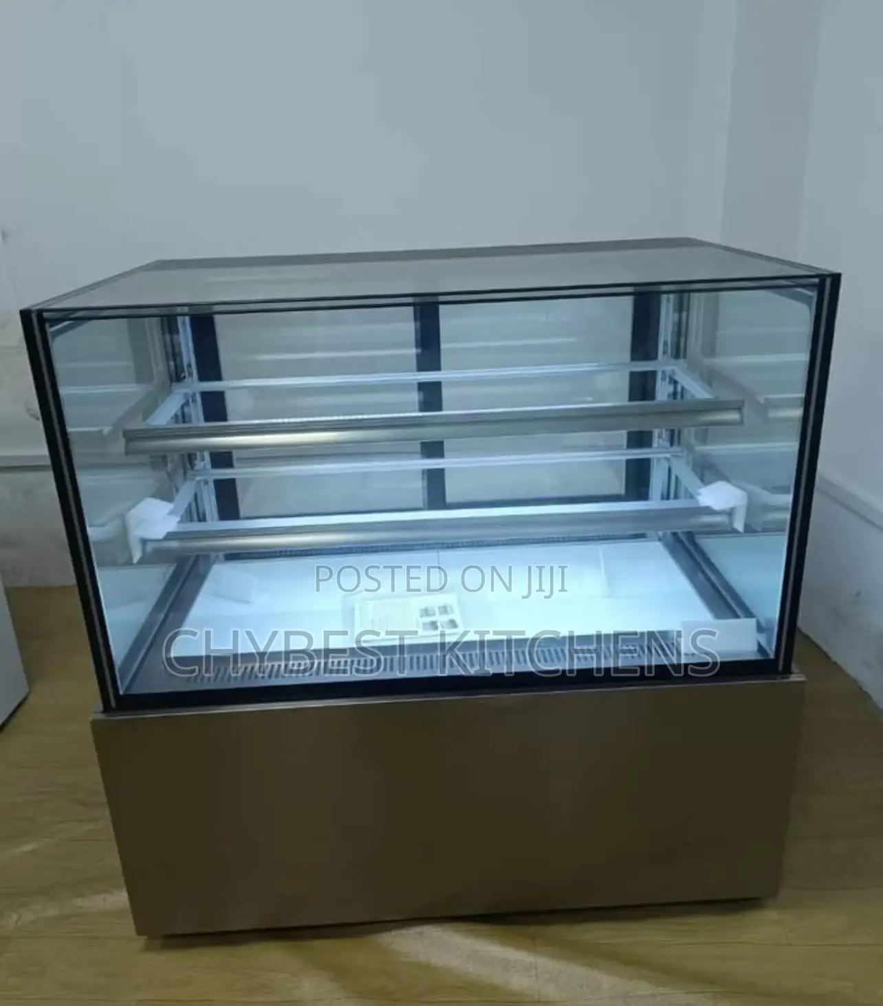 Standing Cake Display