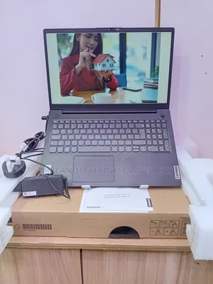New Laptop Lenovo IdeaPad Y410p 8GB Intel Core i3 SSD 256GB